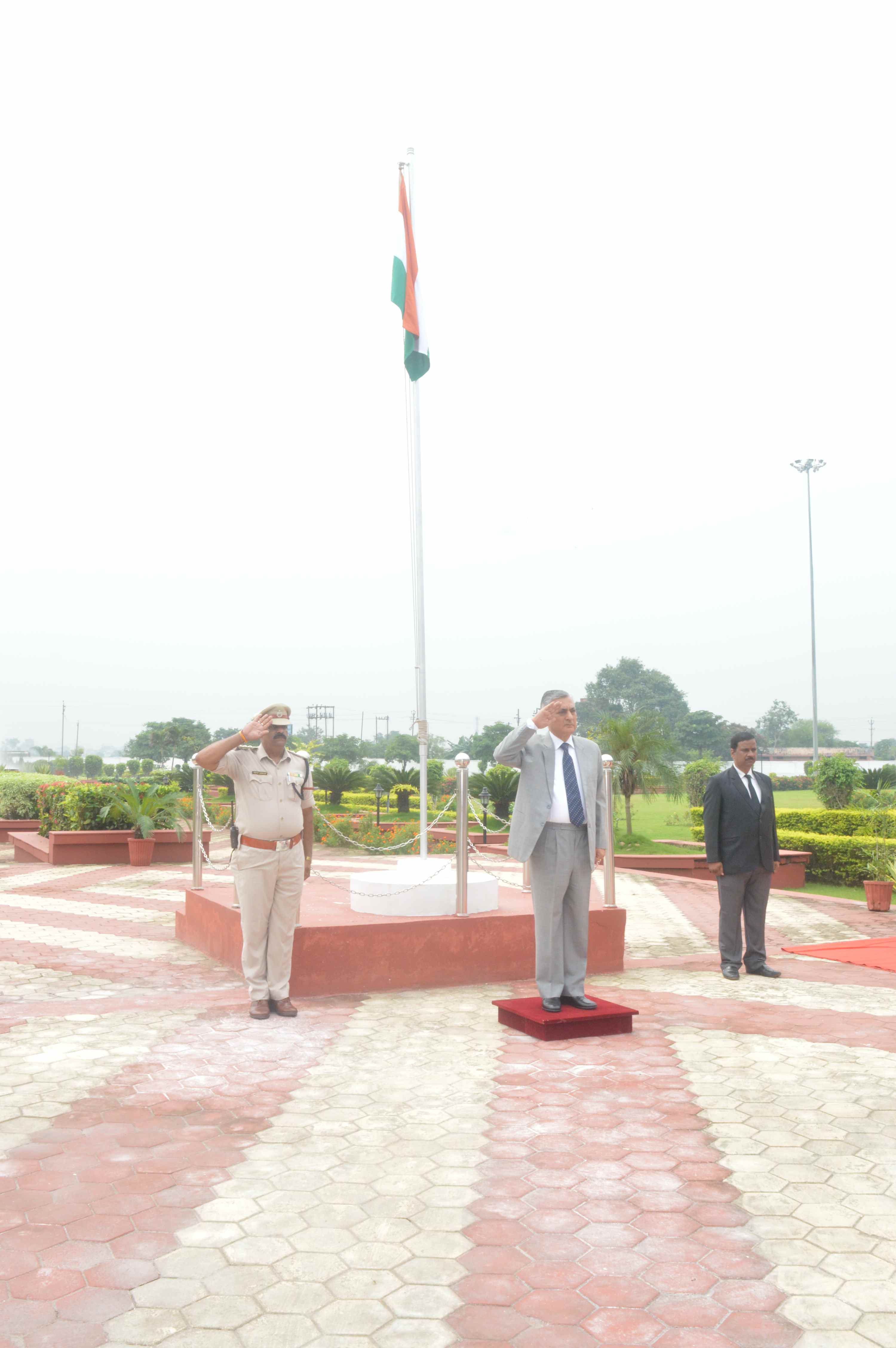 Hon'ble Shri Justice T.S. Thakur, Chief Justice of India